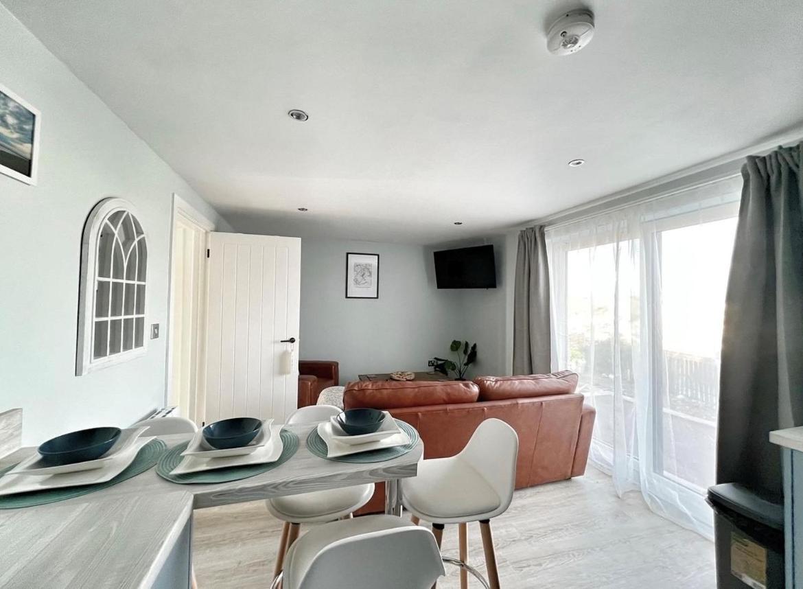 Saint Brides Major Orchard Lodge -Coastal Retreat, New Build, Village Views, Private Garden And Terrace מראה חיצוני תמונה
